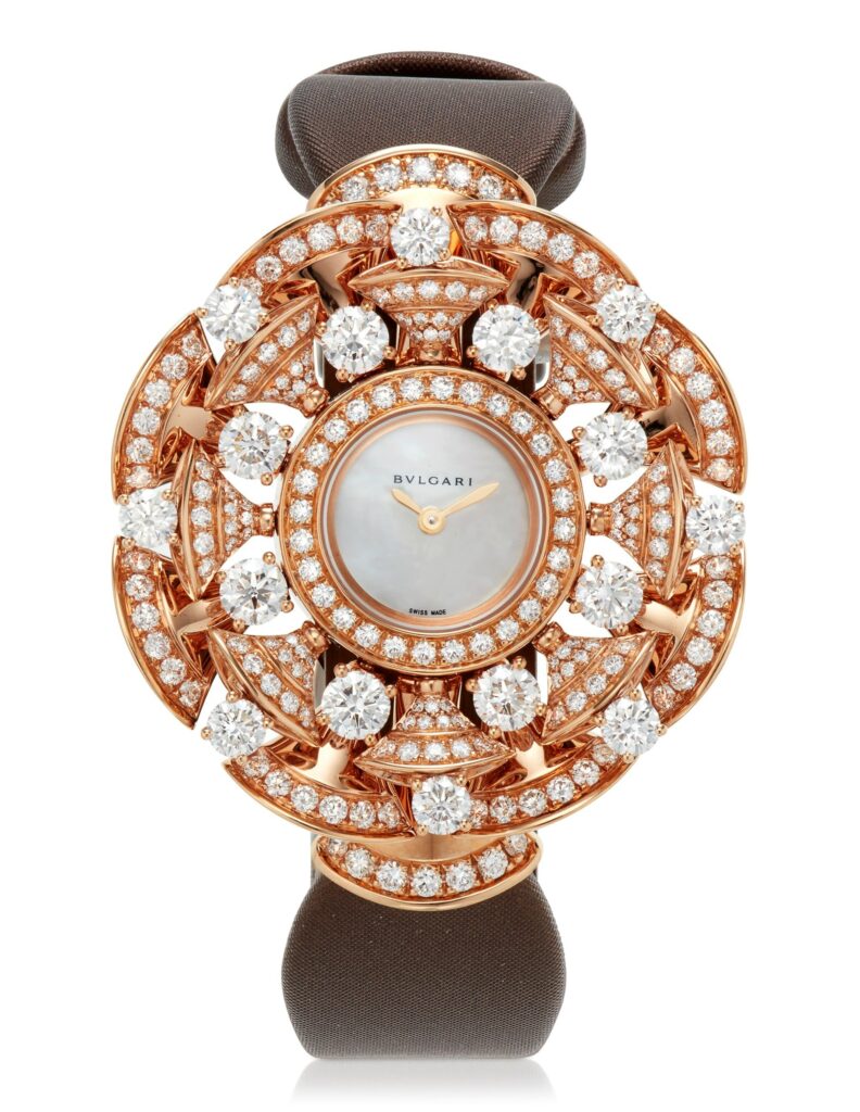 Bague Divas' Dream Bulgari en or et pierres, motif éventail inspiré des mosaïques romaines