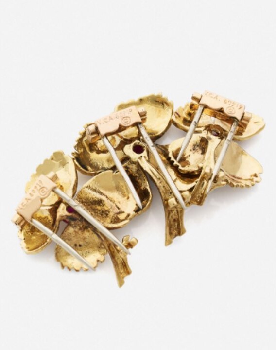 Bijoux Van Cleef & Arpels signés VCA, numérotés 80919, poinçons de l'atelier Péry & Fils