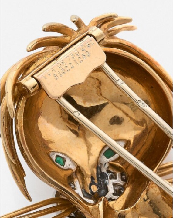 Bijou Van Cleef & Arpels signé VCA, numéroté B10221253, poinçon de l'atelier Péry & Fils