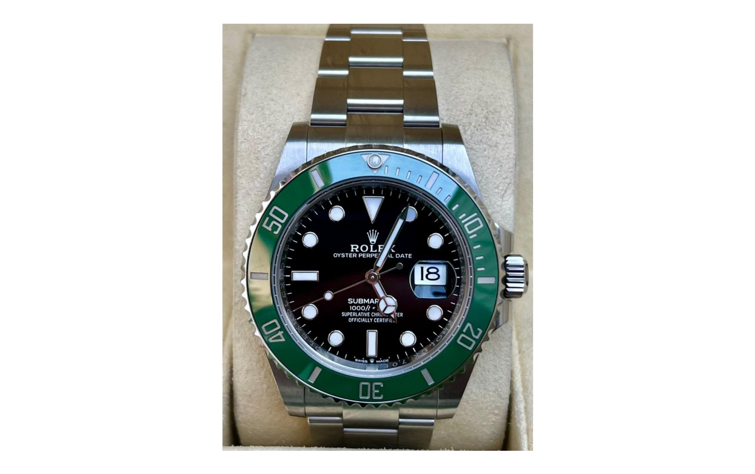 Rolex Submariner 126610LV Starbucks 2021 lunette et cadran verts — full set
