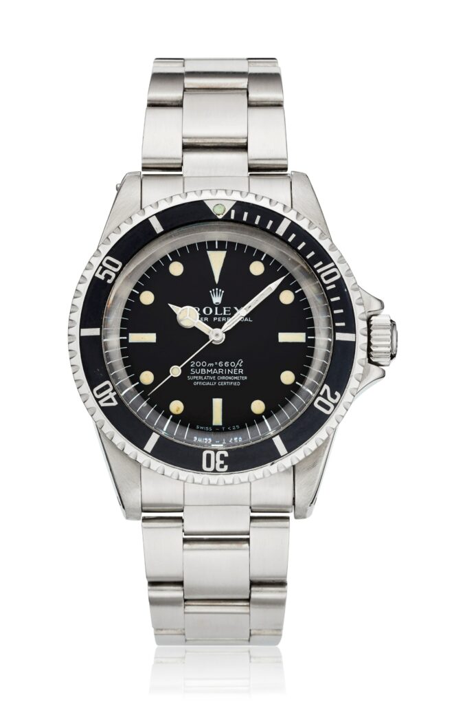 Rolex Submariner en acier, cadran noir et lunette tournante, montre de plongée iconique